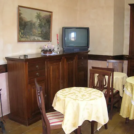 Genziana By Vm Bed and Breakfast Opi