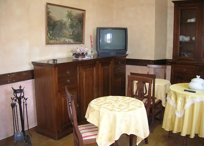 Genziana By Vm Bed and Breakfast Opi